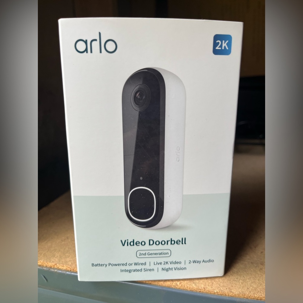 Arlo 2K Video Doorbell - Black and White